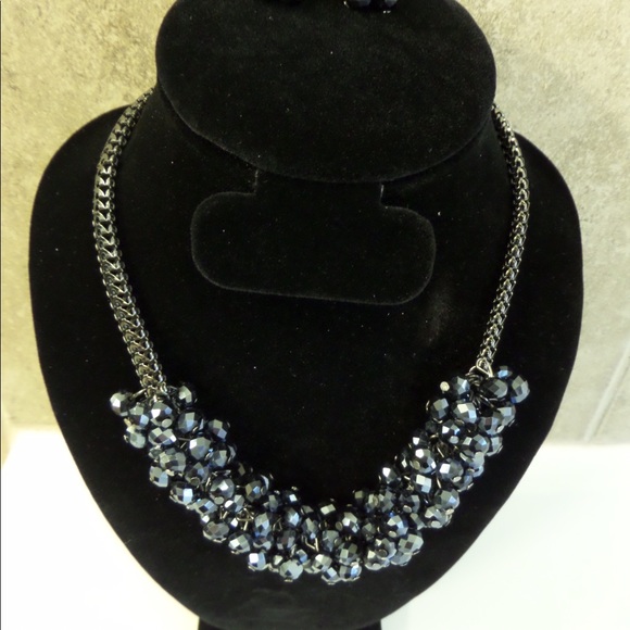 NEW! Dark Blue Sparkle Necklace - Picture 2 of 2